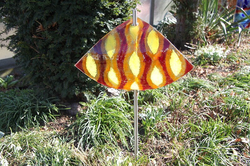 Gartenstele Glasstele Segel Ornament dunkelrot orange 5